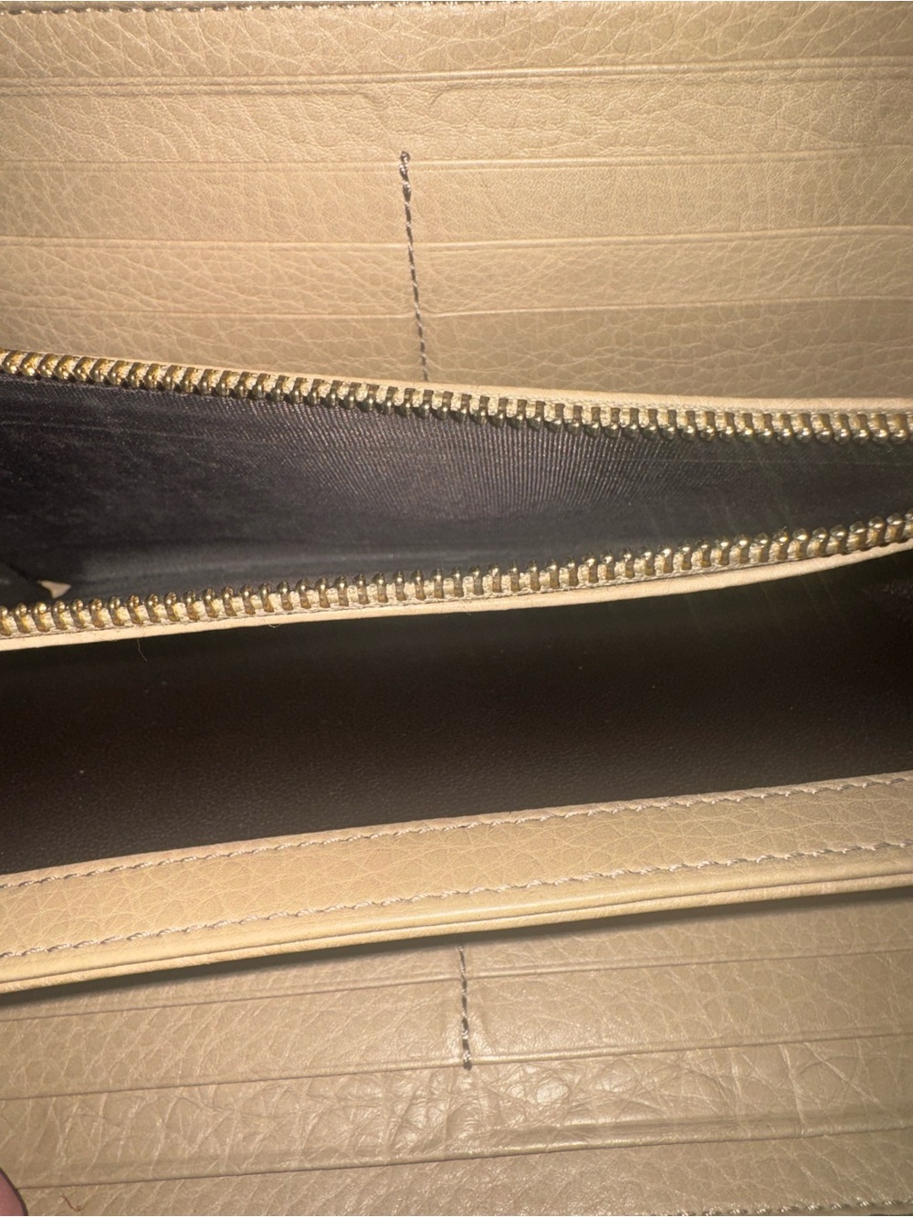 Gucci Soho Leather Zip long Wallet with Tassel and COA - Picture 4 of 7
